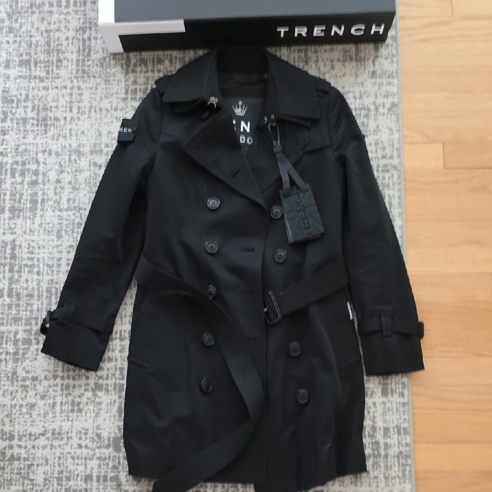 Elegant Black Trench Coat for Women